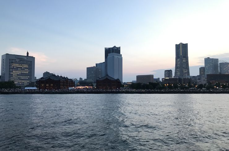 横浜港