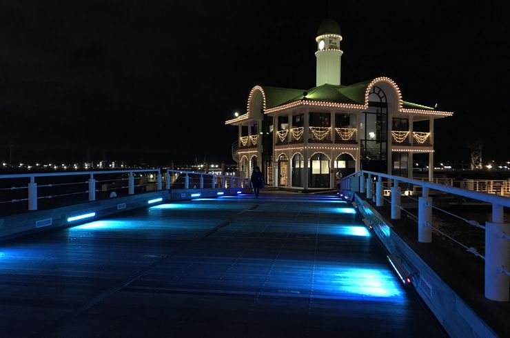 横浜港