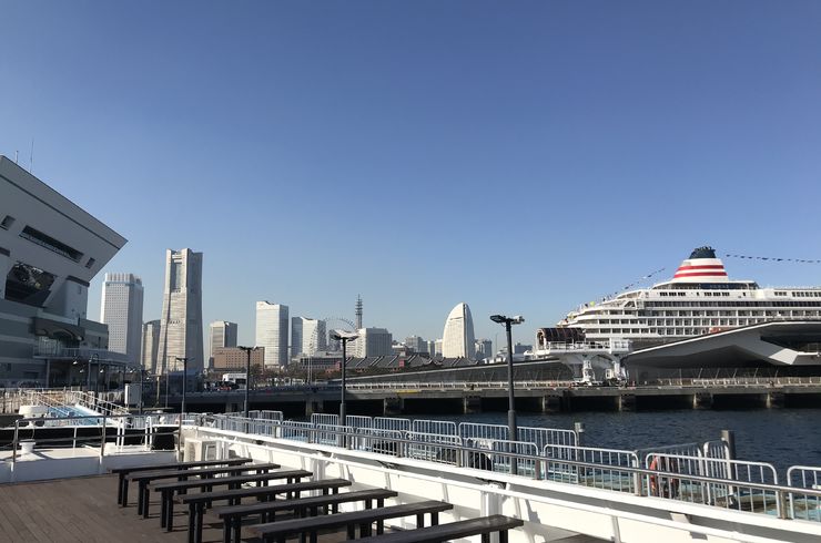 横浜港