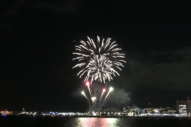 横浜港
