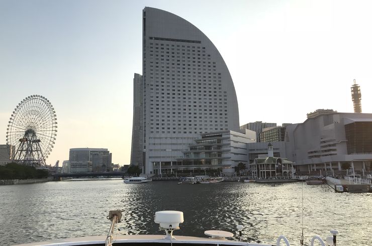 横浜港