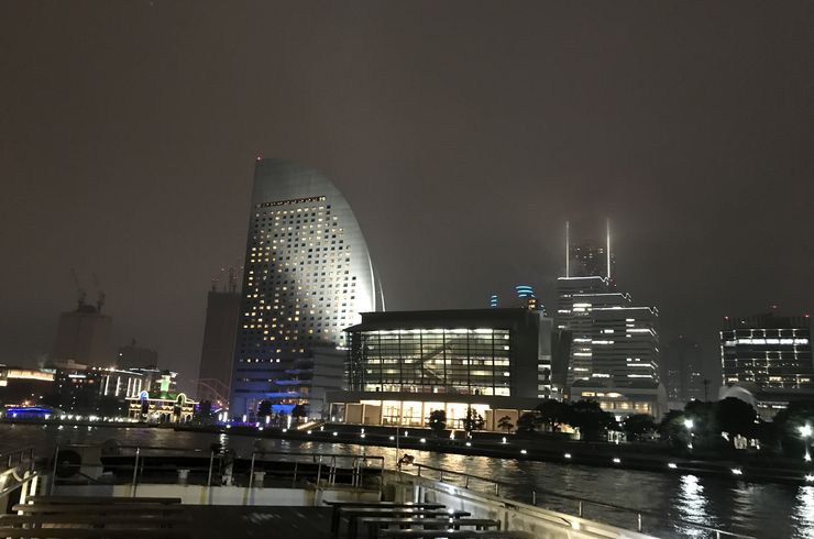 横浜港