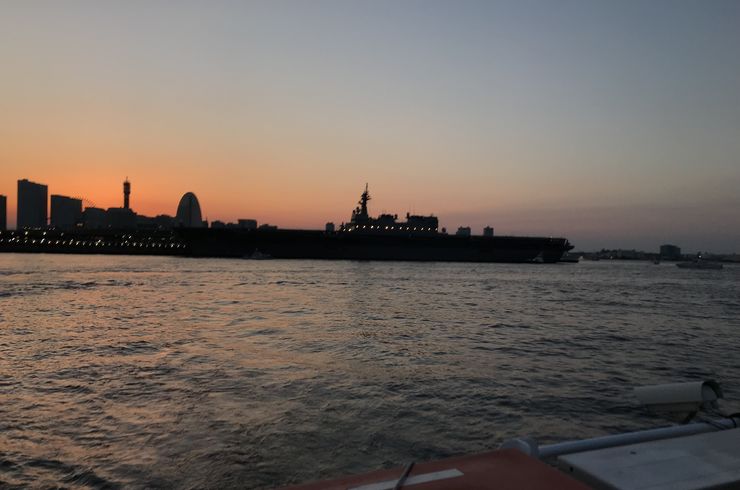 横浜港
