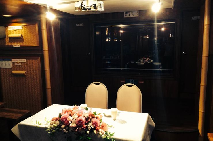 大型モニター完備