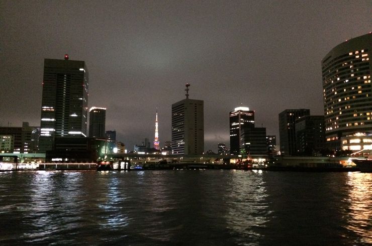 竹芝・日の出沖から見る東京タワー